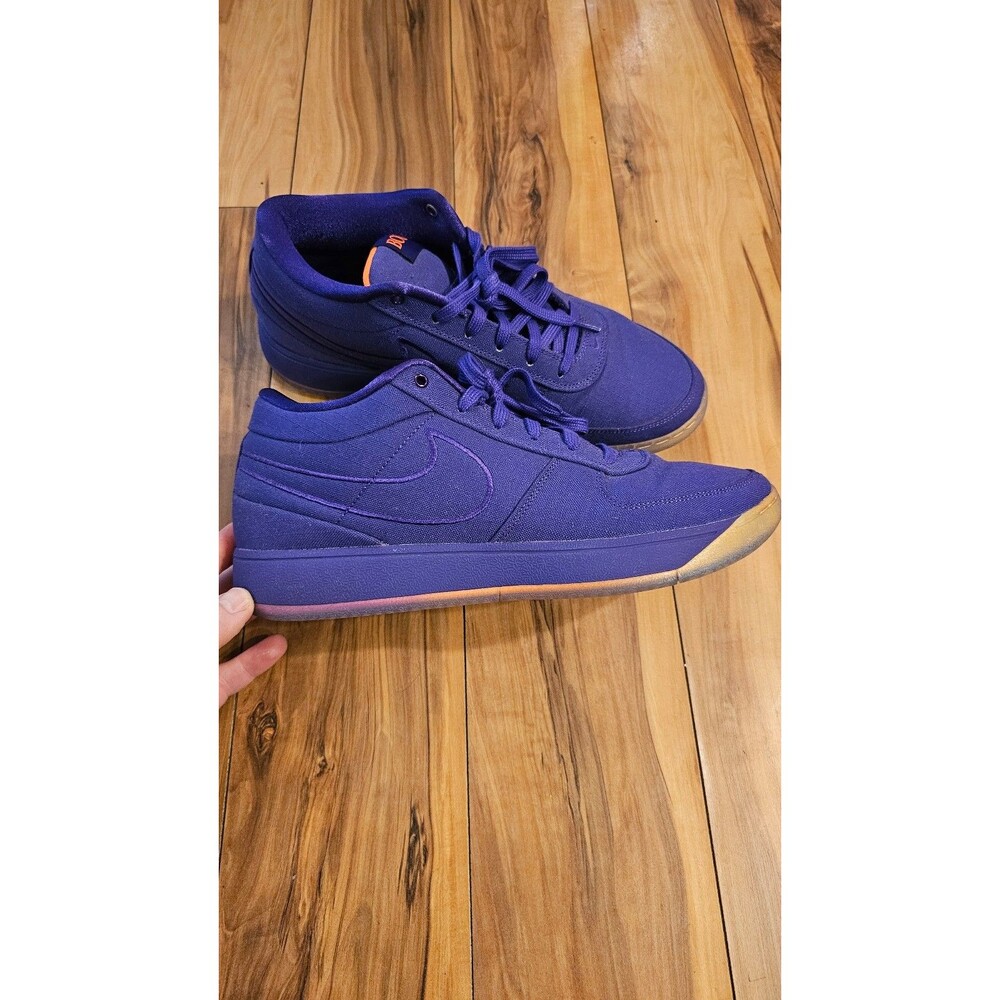 Nike Book 1s